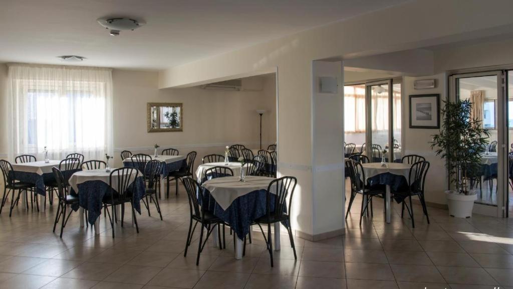 Hotel Antagos Montesilvano Marina Екстериор снимка
