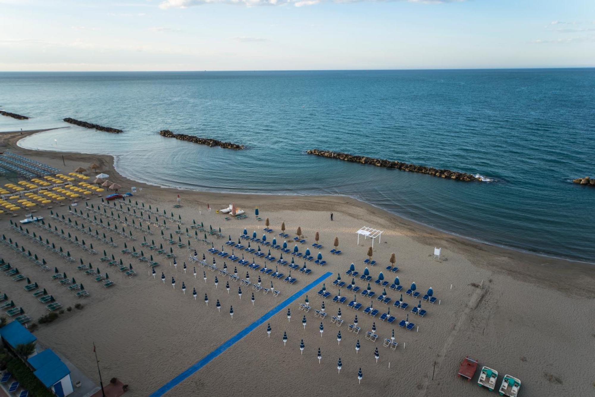 Hotel Antagos Montesilvano Marina Екстериор снимка