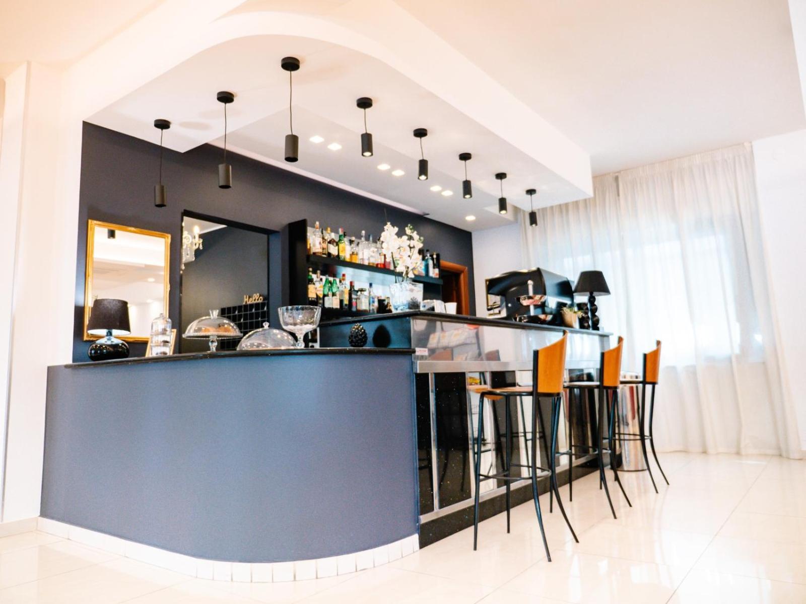 Hotel Antagos Montesilvano Marina Екстериор снимка